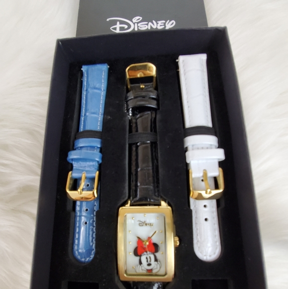 NWOT Disney Minnie mouse changeable banded watch - Picture 5 of 8
